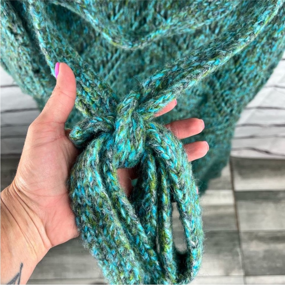 Like new Free People Budapest Dream Crochet duster - Picture 5 of 10